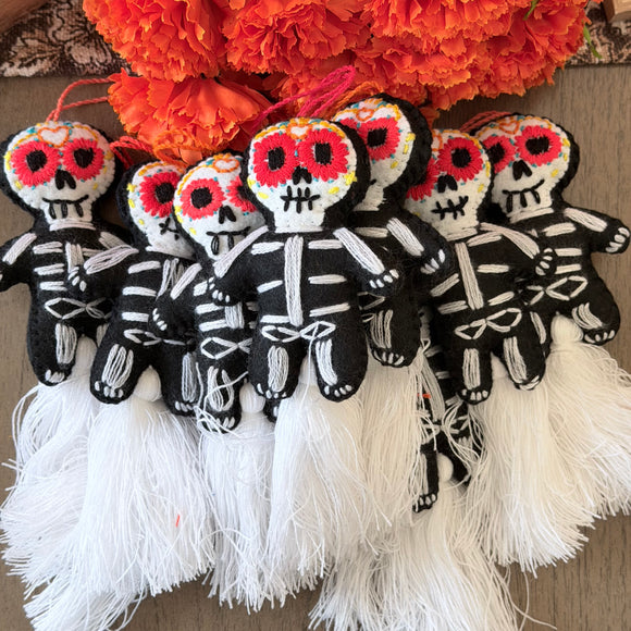 Calaverita tassel