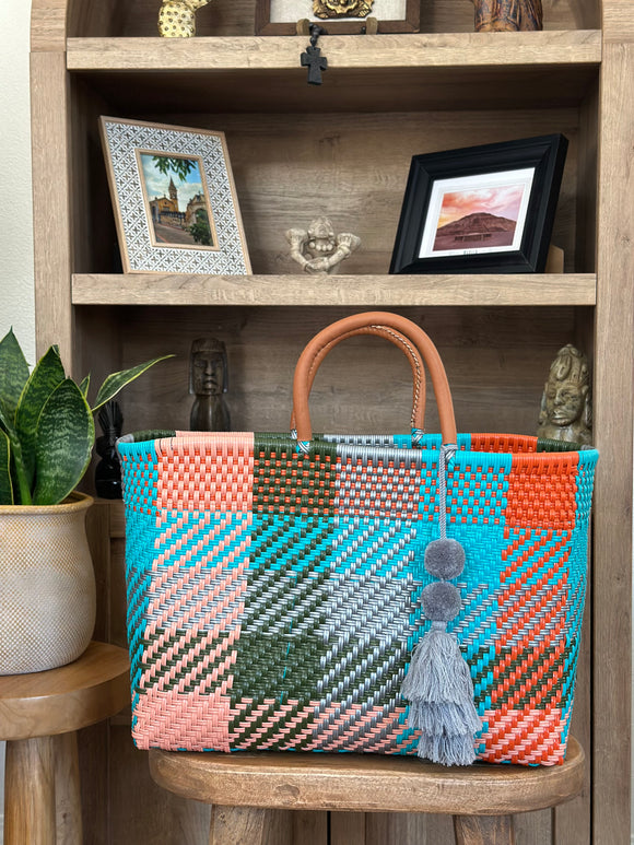 Chavelita handwoven bag