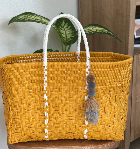 Chavelita handwoven bag