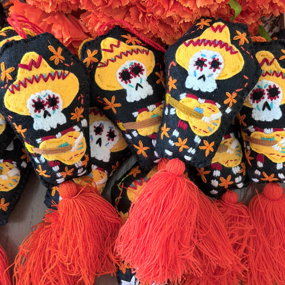 Calaverita tassel