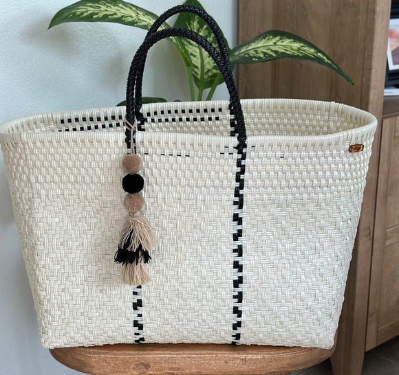 Chavelita handwoven bag
